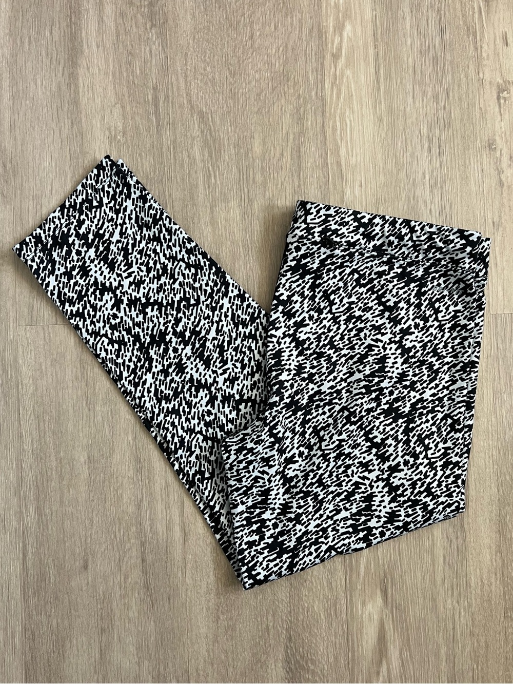 Nike White and Black Dri-FIT Performance Leggings ankle cropped tie waist XL